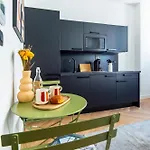 302b Beautiful Refurbished Downtown / Ac Lägenhet