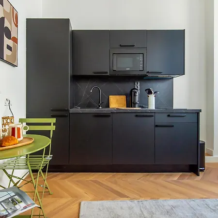 302b Beautiful Refurbished Downtown / Ac Lägenhet *