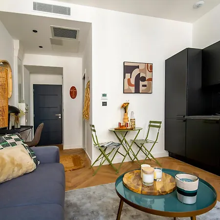 アパート 302b Beautiful Refurbished Downtown / Ac