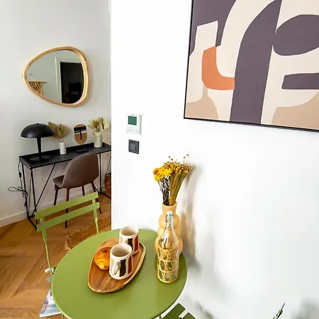 아파트 302b Beautiful Refurbished Downtown / Ac