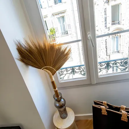 302b Beautiful Refurbished Downtown / Ac 아파트 니스