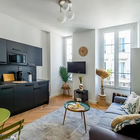 דירה 302b Beautiful Refurbished Downtown / Ac *