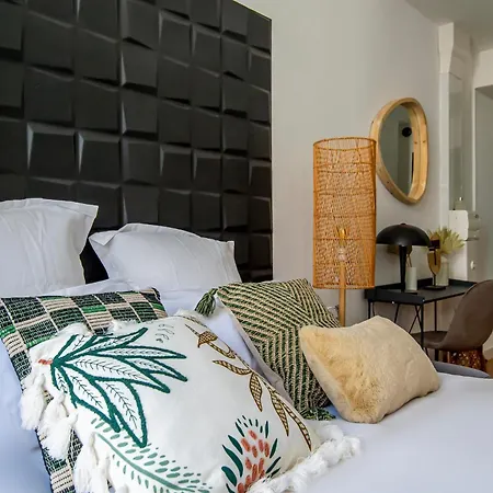 아파트 302b Beautiful Refurbished Downtown / Ac 니스