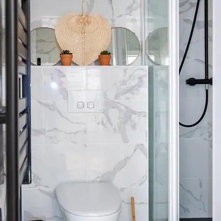 302b Beautiful Refurbished Downtown / Ac アパート