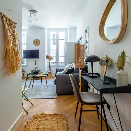 アパート 302b Beautiful Refurbished Downtown / Ac ニース