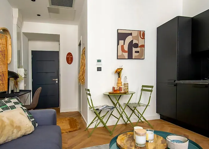 דירה 302b Beautiful Refurbished Downtown / Ac