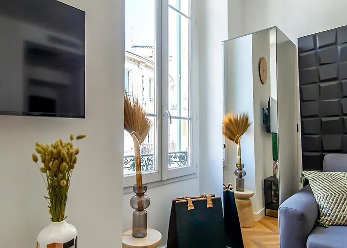 302b Beautiful Refurbished Downtown / Ac דירה *