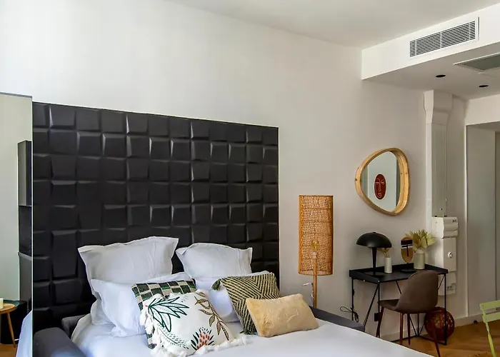 302b Beautiful Refurbished Downtown / Ac ניס