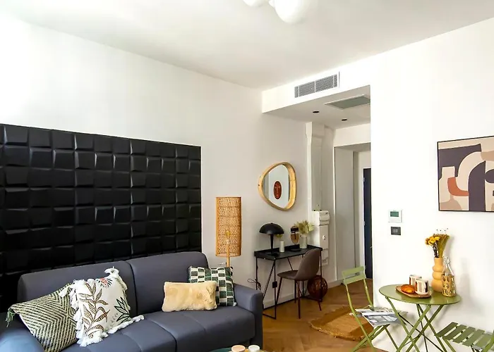 302b Beautiful Refurbished Downtown / Ac * ניס