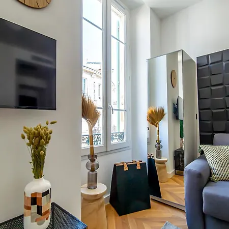 302b Beautiful Refurbished Downtown / Ac Apartment *
