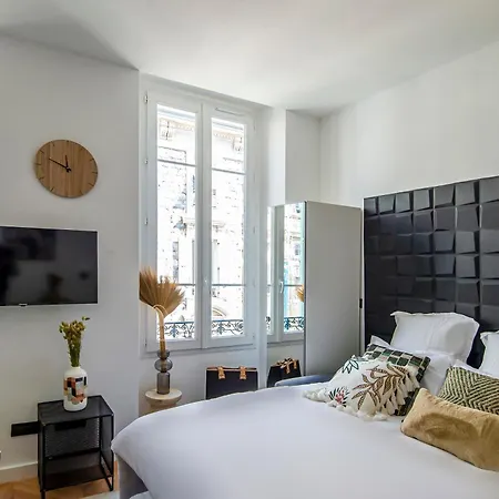 Apartment 302b Beautiful Refurbished Downtown / Ac Nizza